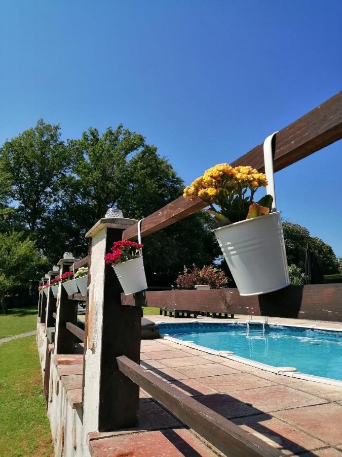 La Grange Ancienne Bed & Breakfast Montrollet Exterior photo